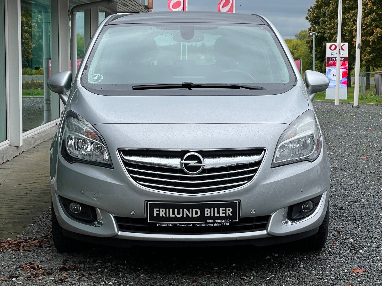 Sølv Opel Meriva fra 2016