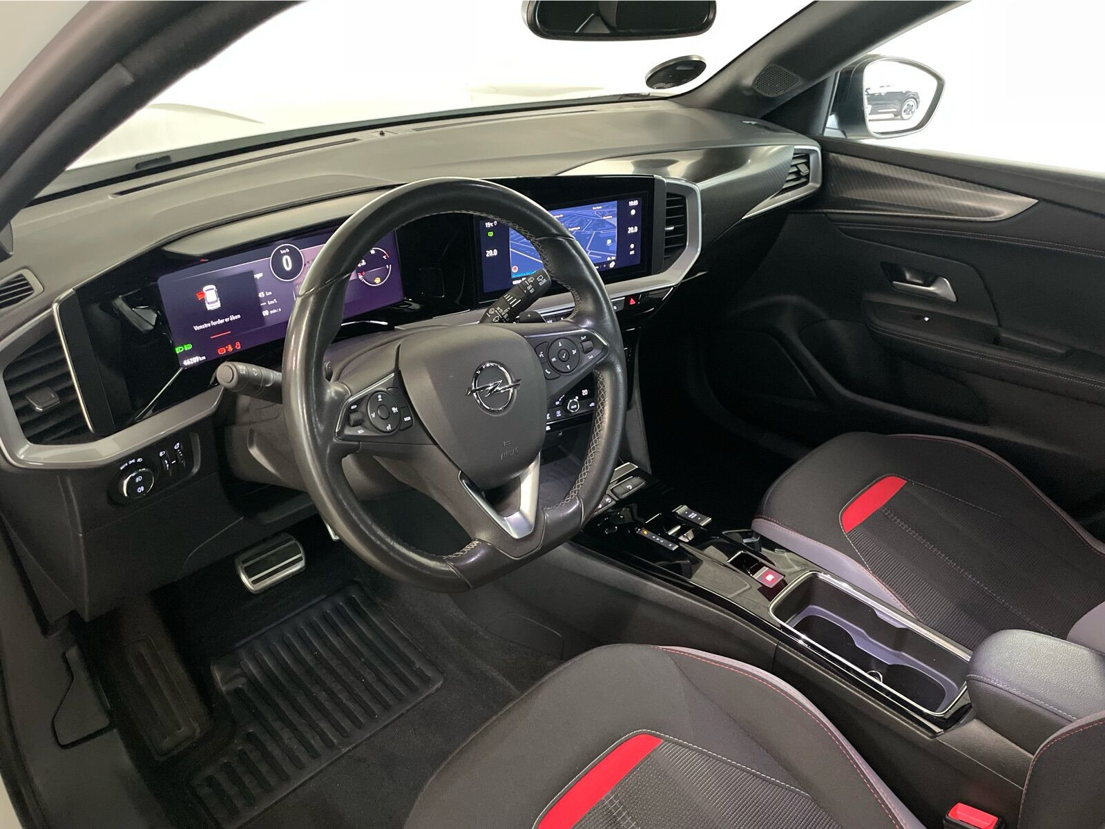 Hvid Opel Mokka fra 2021