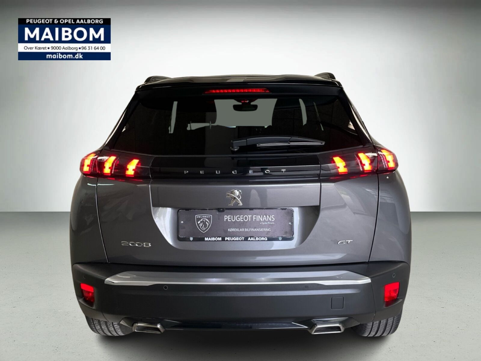 Grå Peugeot 2008 fra 2021
