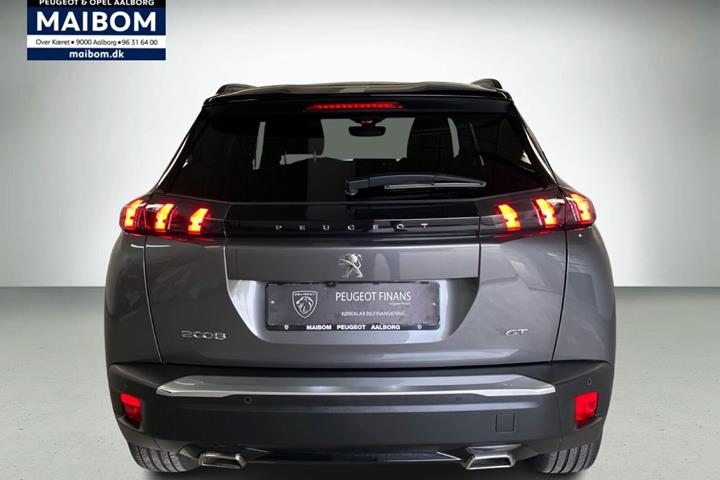 Grå Peugeot 2008 fra 2021