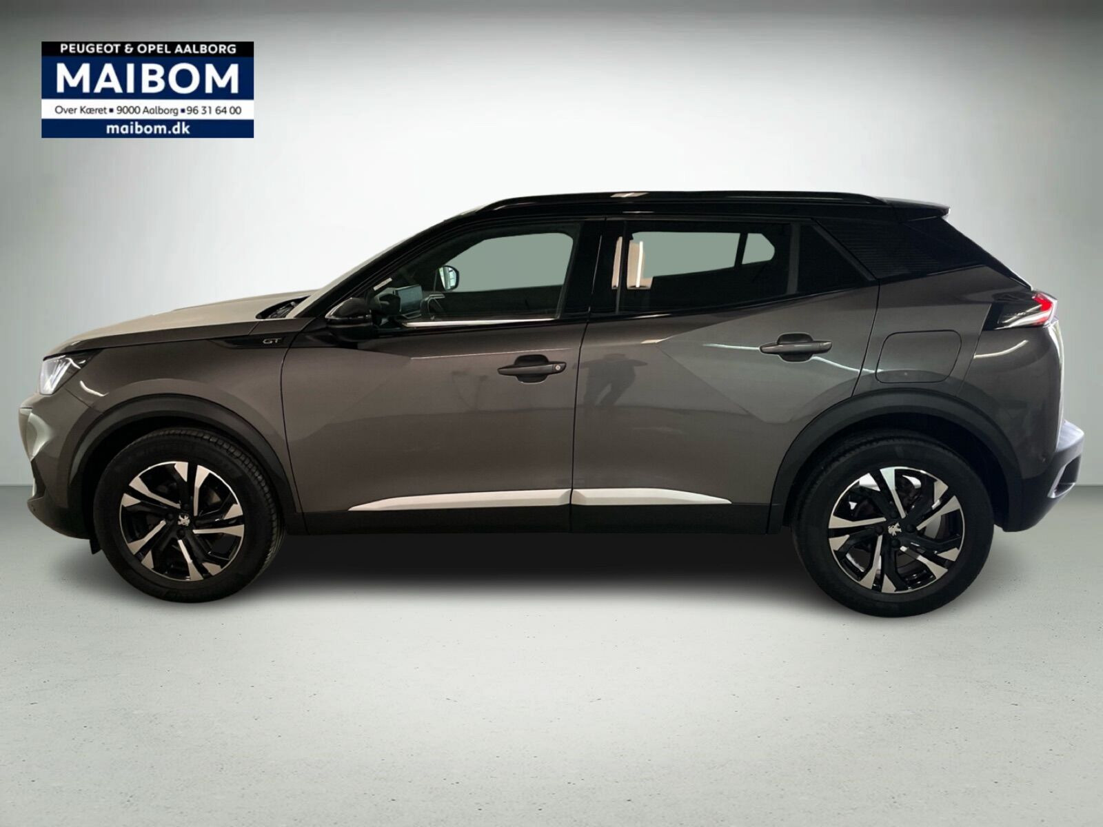 Grå Peugeot 2008 fra 2021