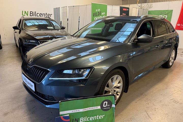 undefined Skoda Superb fra 2018 set udefra