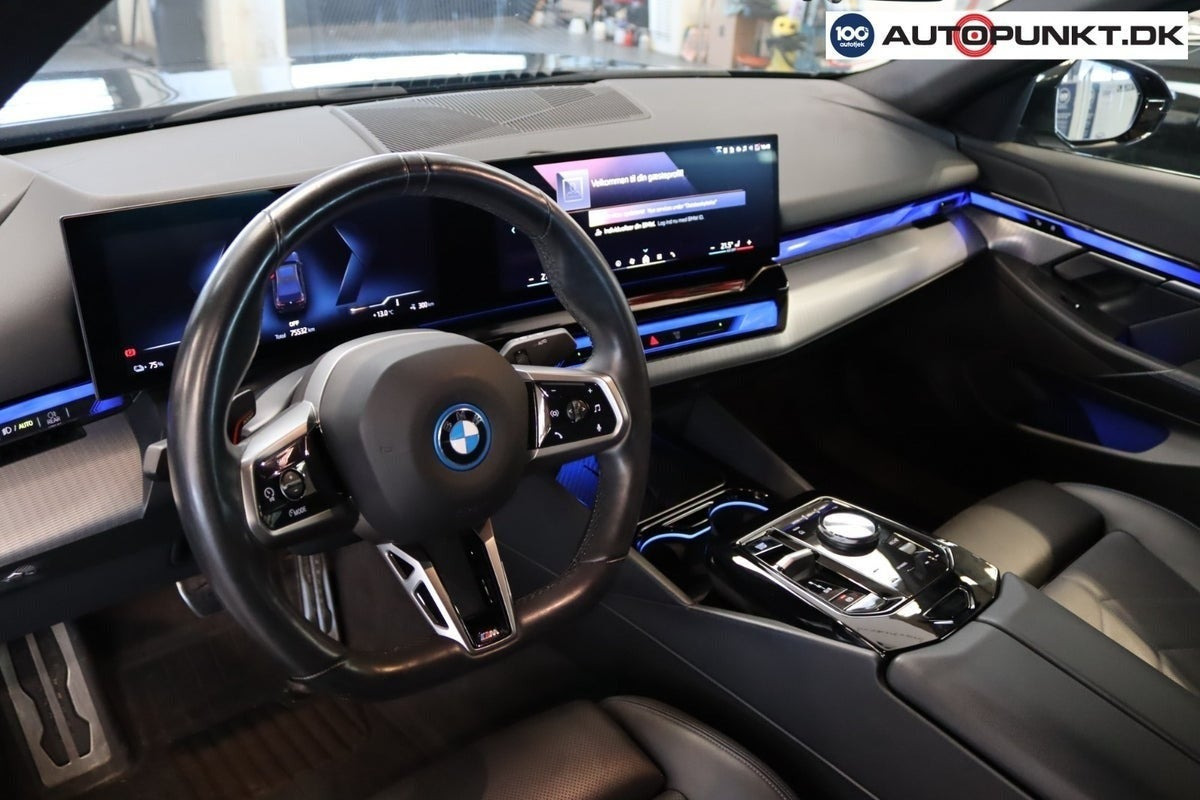 Sort BMW i5 fra 2024