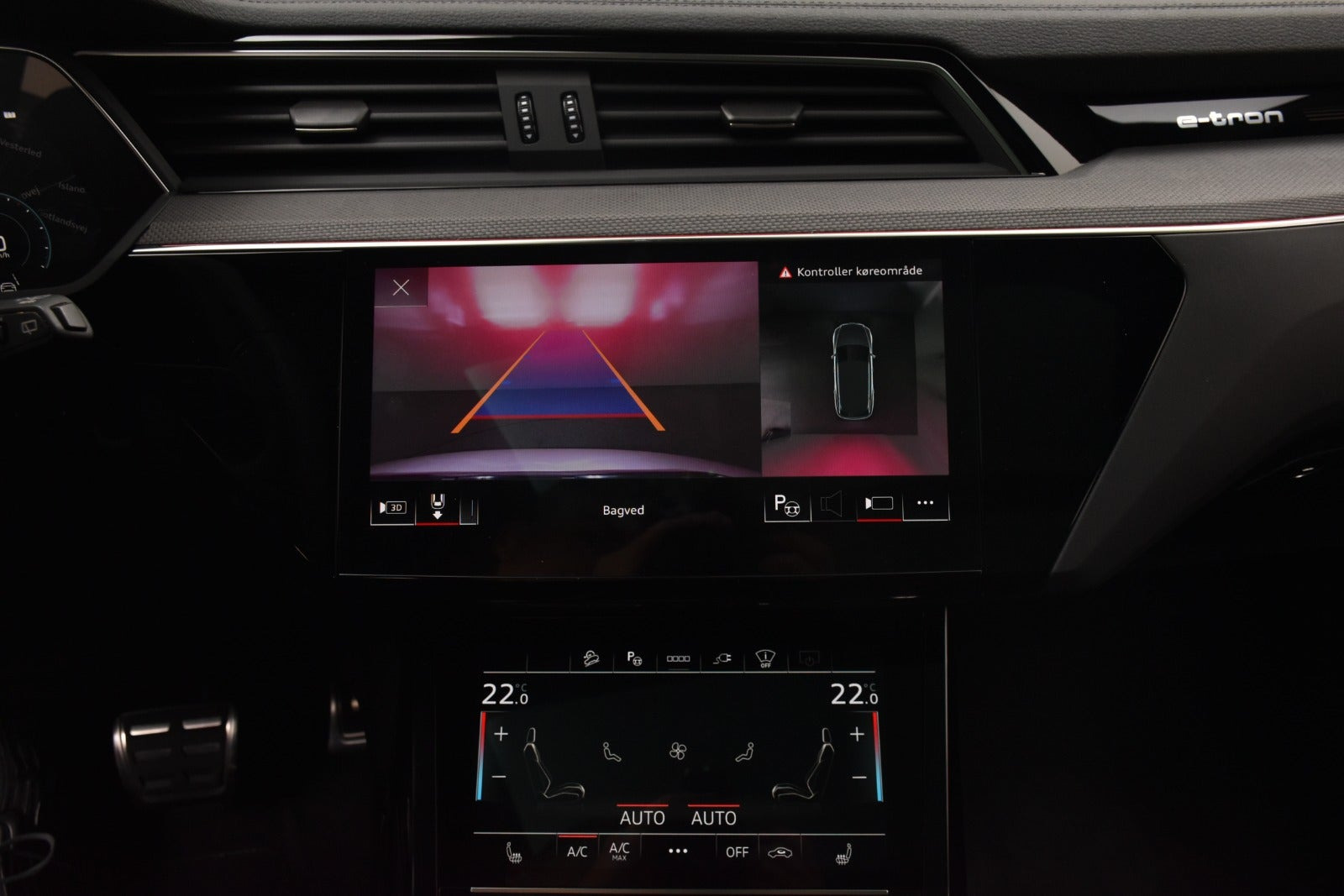Hvid Audi Q8 e-tron fra 2023