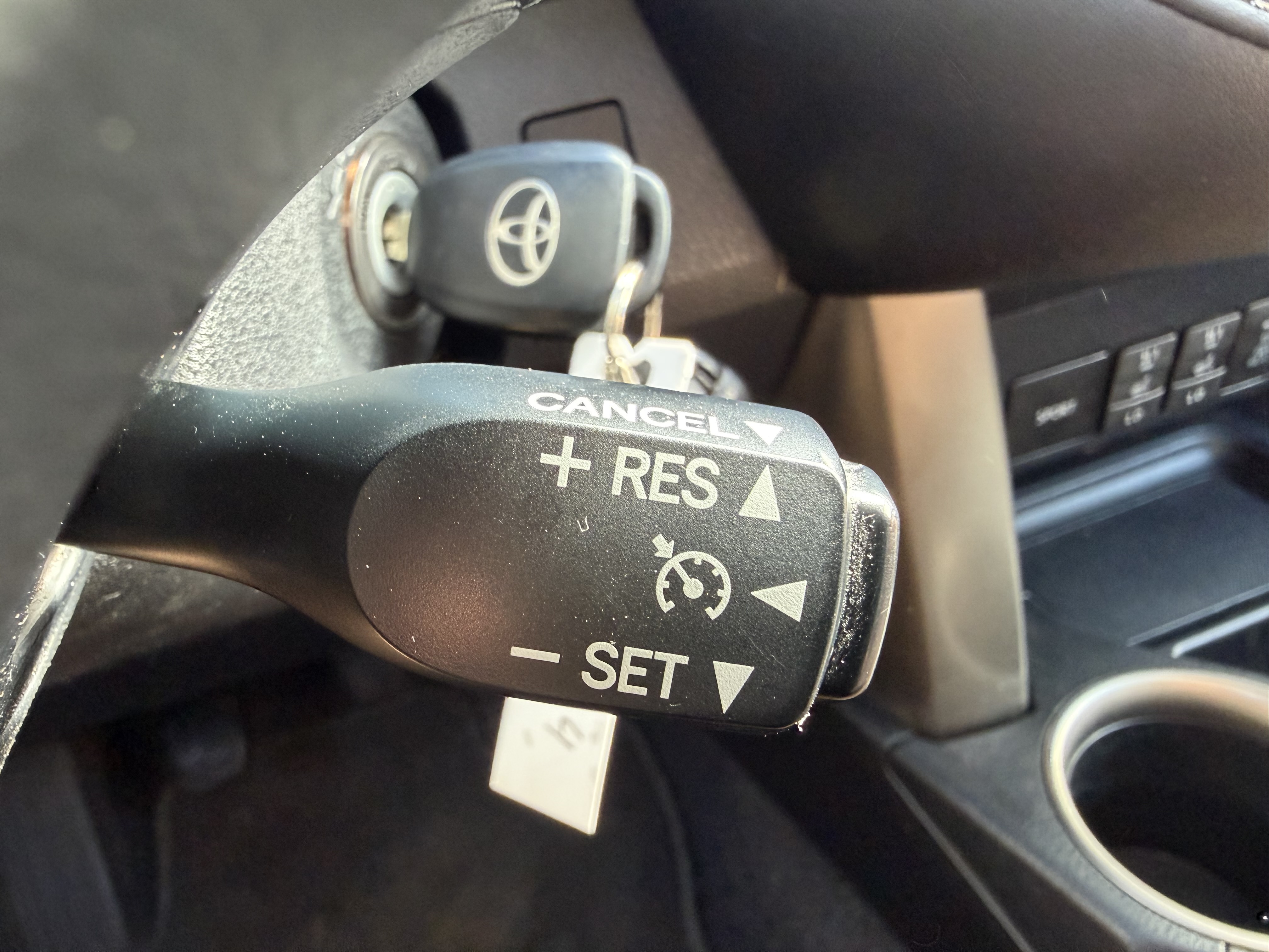 Hvid Toyota RAV4 fra 2013