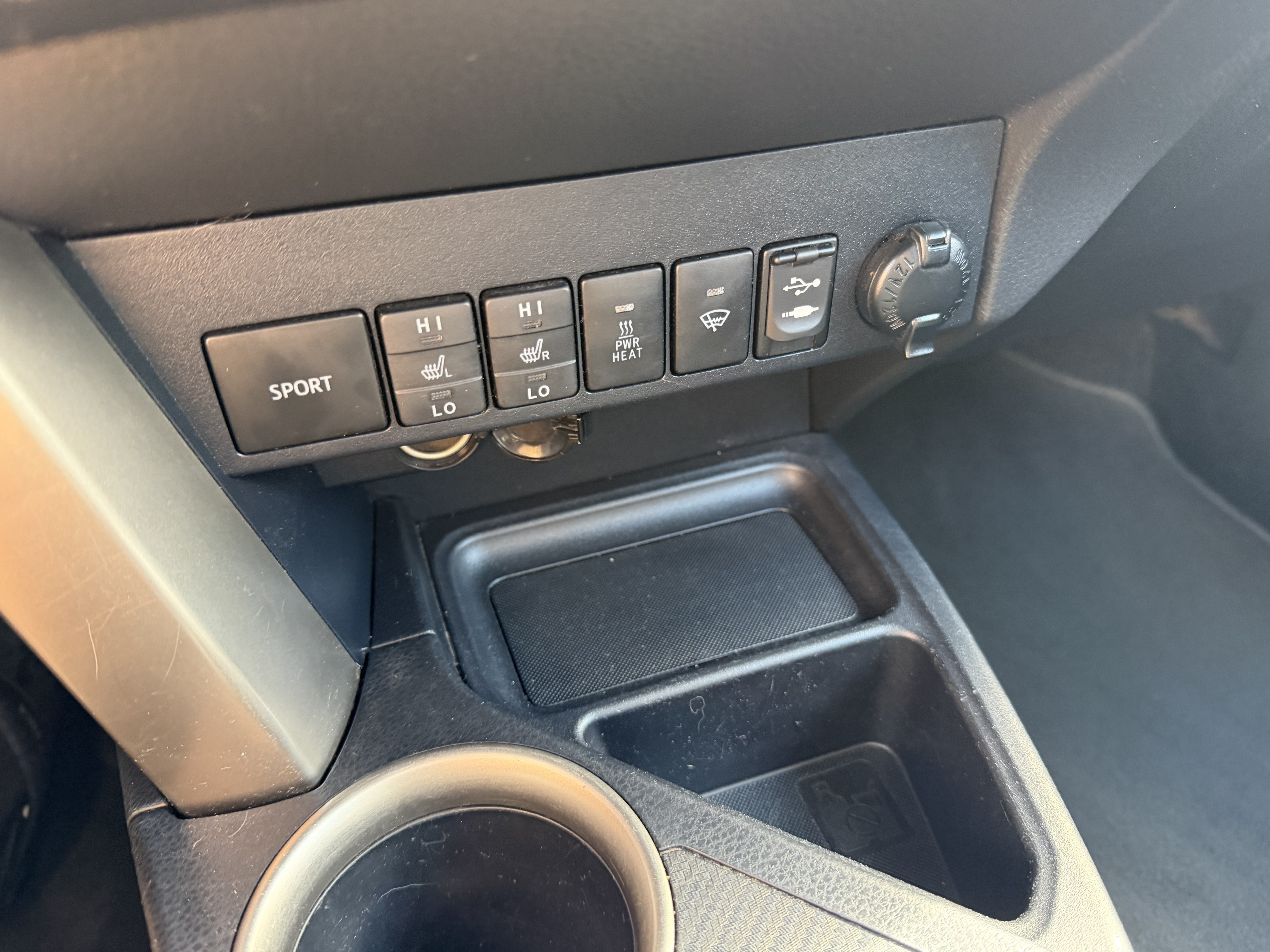 Hvid Toyota RAV4 fra 2013