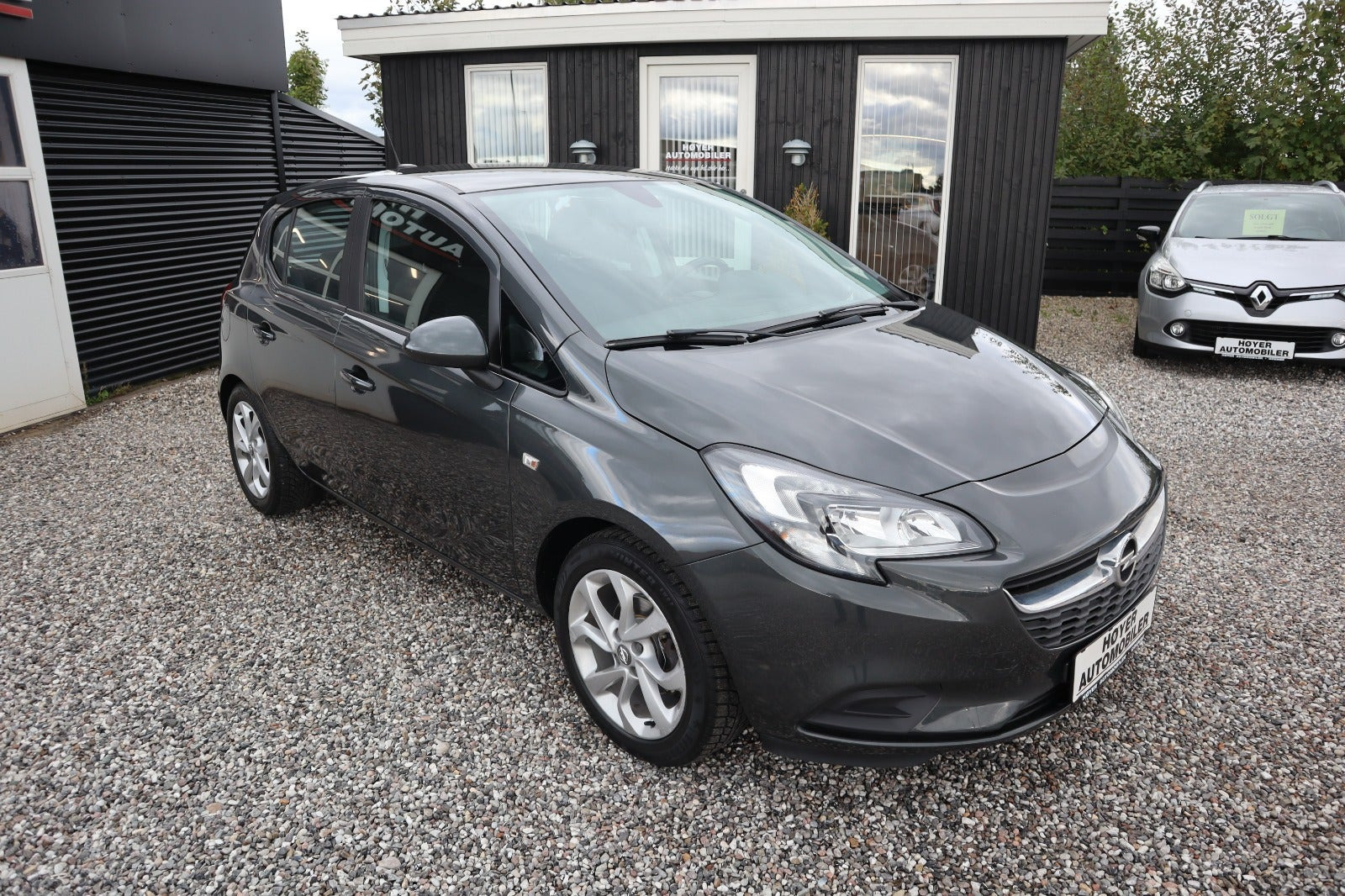 Sort Opel Corsa fra 2017