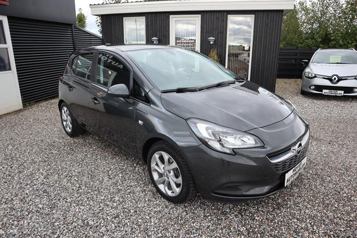 Sort Opel Corsa fra 2017
