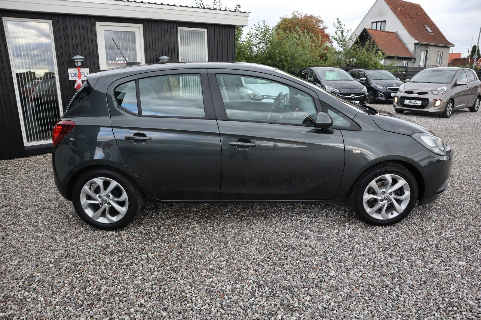 Sort Opel Corsa fra 2017