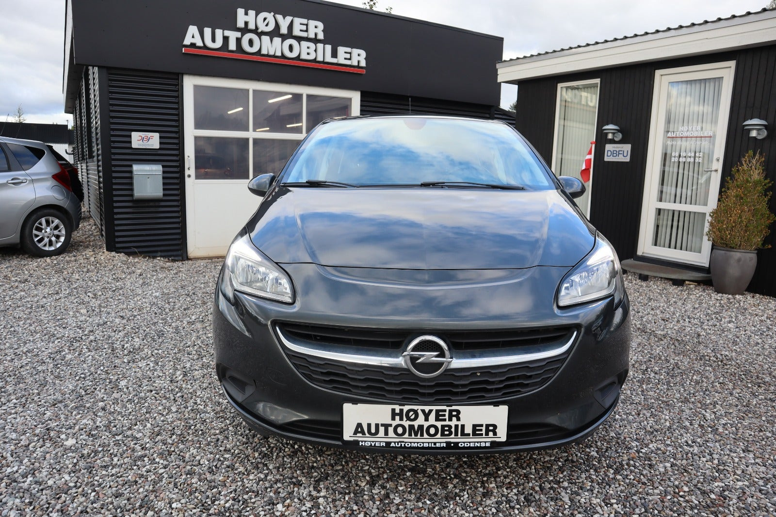 Sort Opel Corsa fra 2017