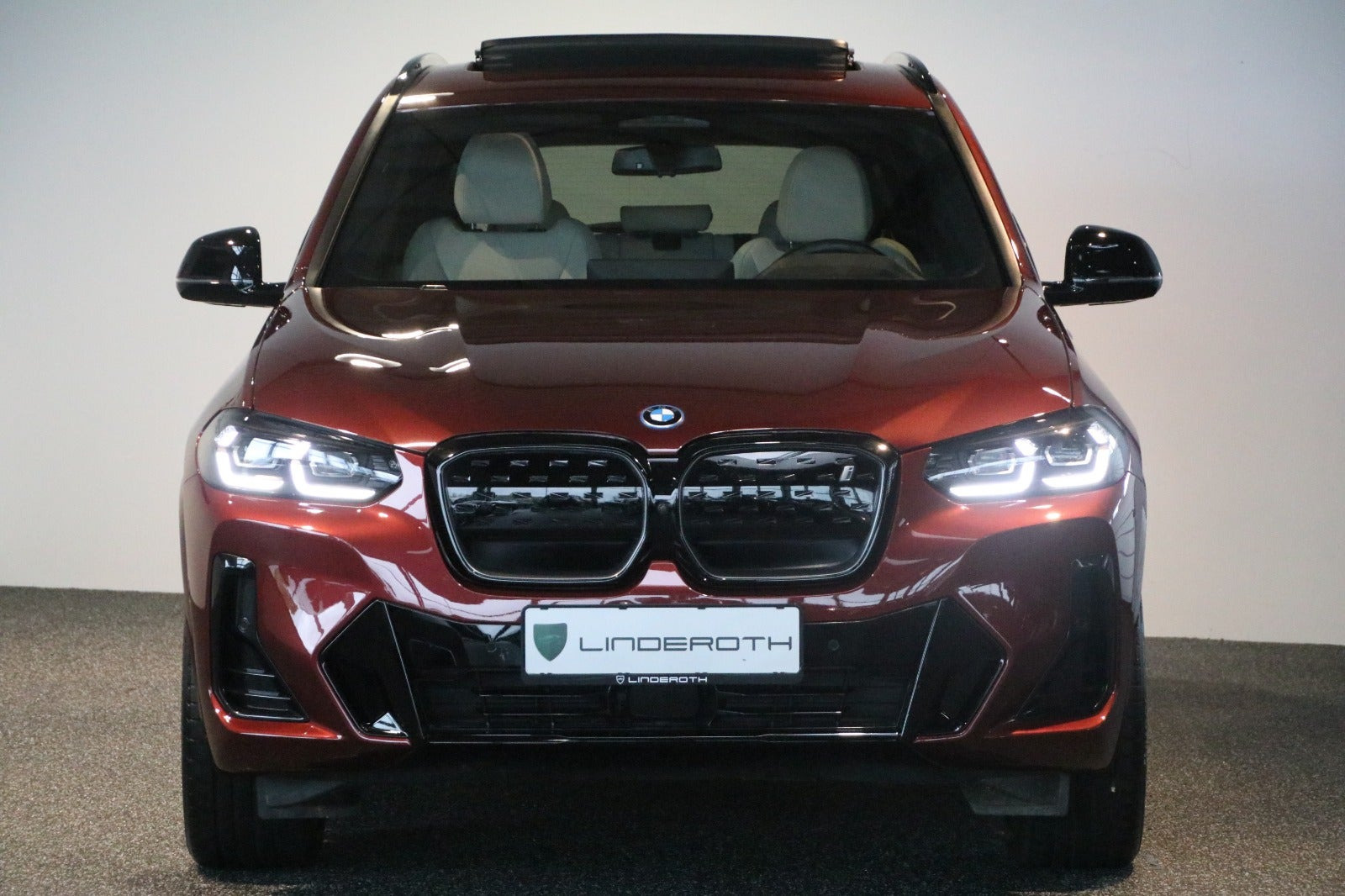 Rød BMW iX3 fra 2023