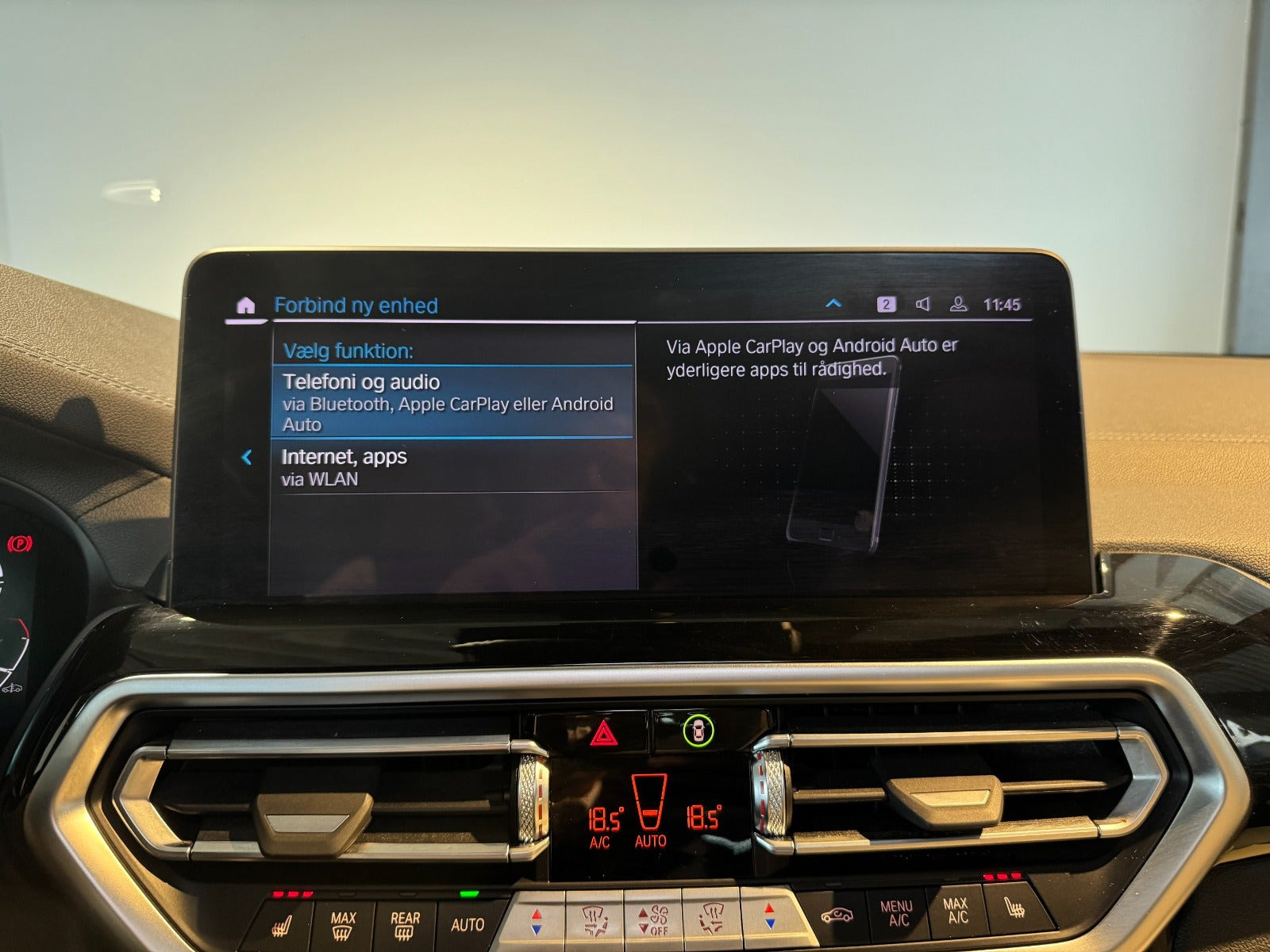 Rød BMW iX3 fra 2023
