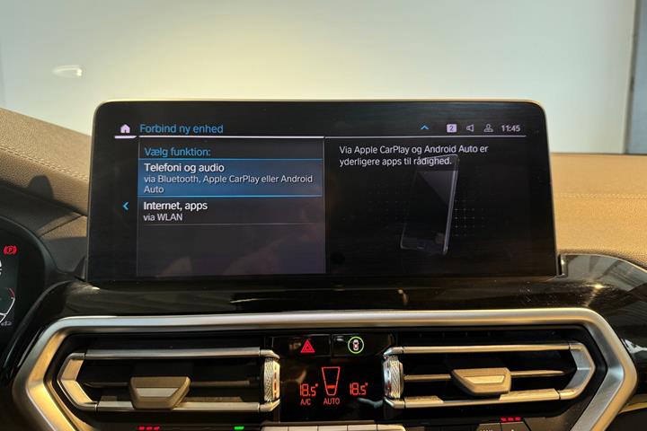 Rød BMW iX3 fra 2023
