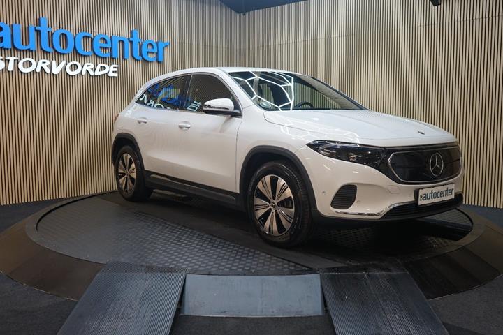 Hvid Mercedes EQA250+ fra 2024