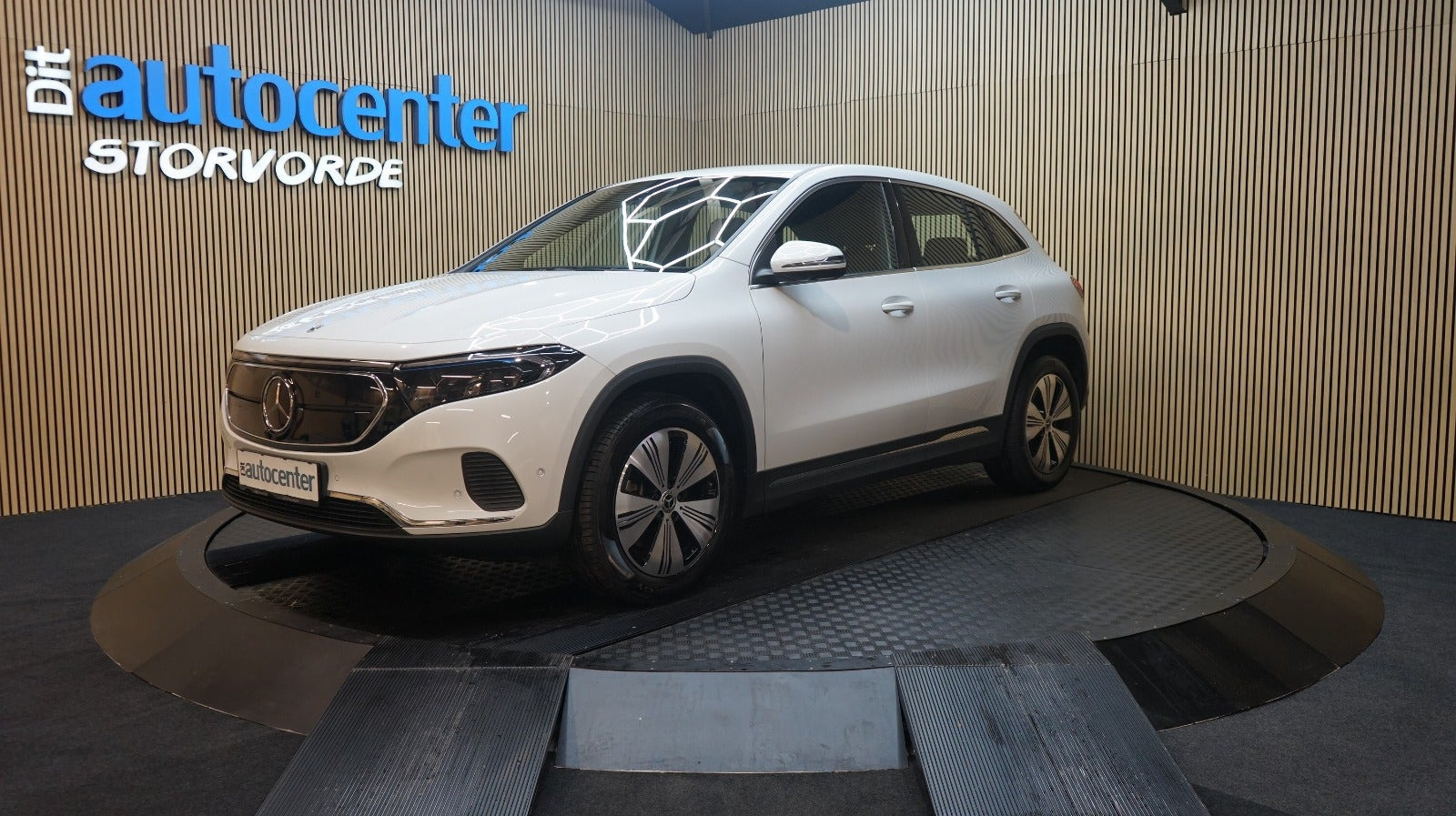 Hvid Mercedes EQA250+ fra 2024