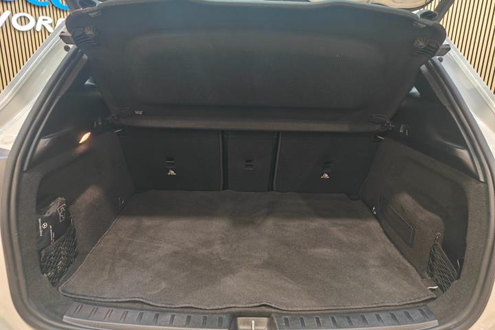 Hvid Mercedes EQA250+ fra 2024