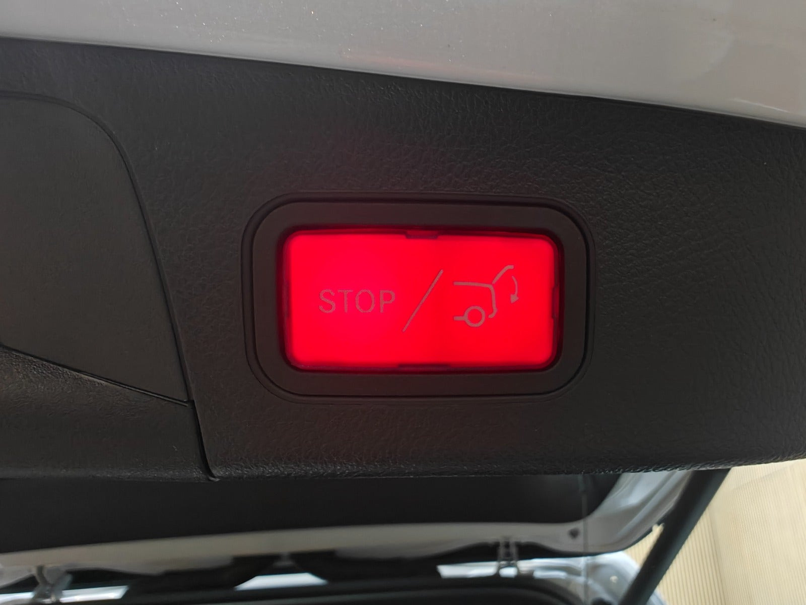 Hvid Mercedes EQA250+ fra 2024