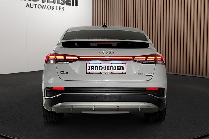 Hvid Audi Q4 e-tron fra 2022