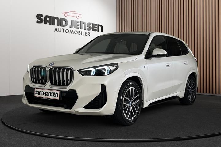Hvid BMW iX1 fra 2024