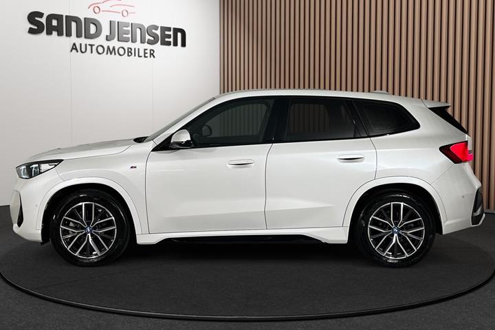 Hvid BMW iX1 fra 2024