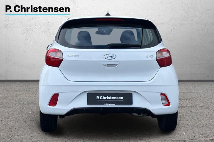 Hvid Hyundai i10 fra 2022