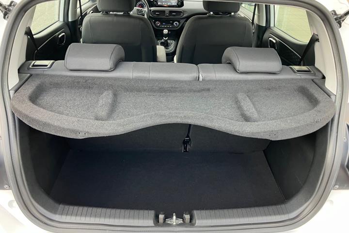 Hvid Hyundai i10 fra 2022