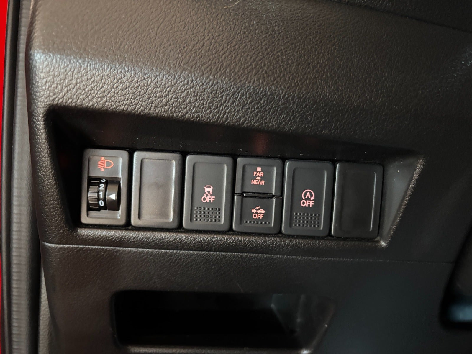 Rød Suzuki Baleno fra 2019