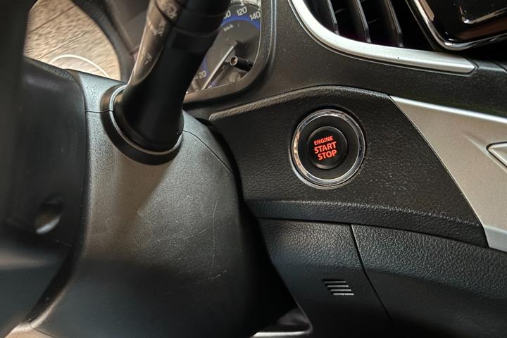 Rød Suzuki Baleno fra 2019