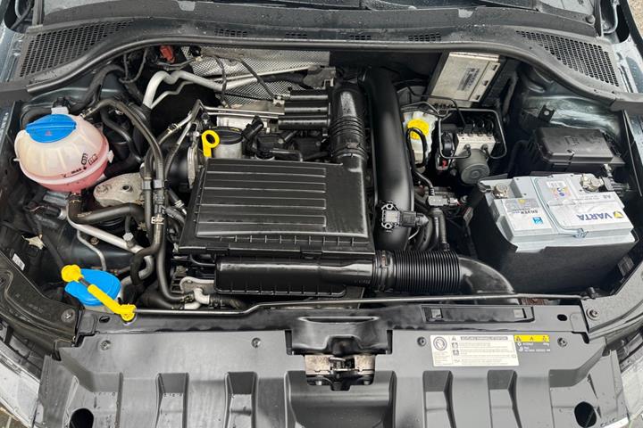 Grå Skoda Fabia fra 2017