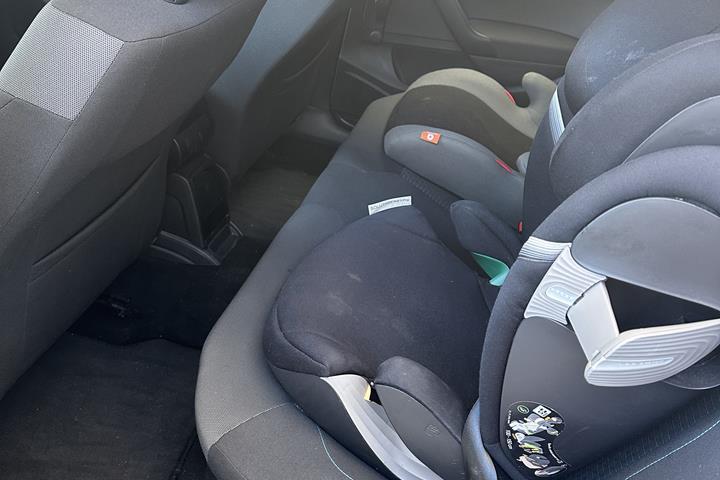 Grå VW Polo fra 2015