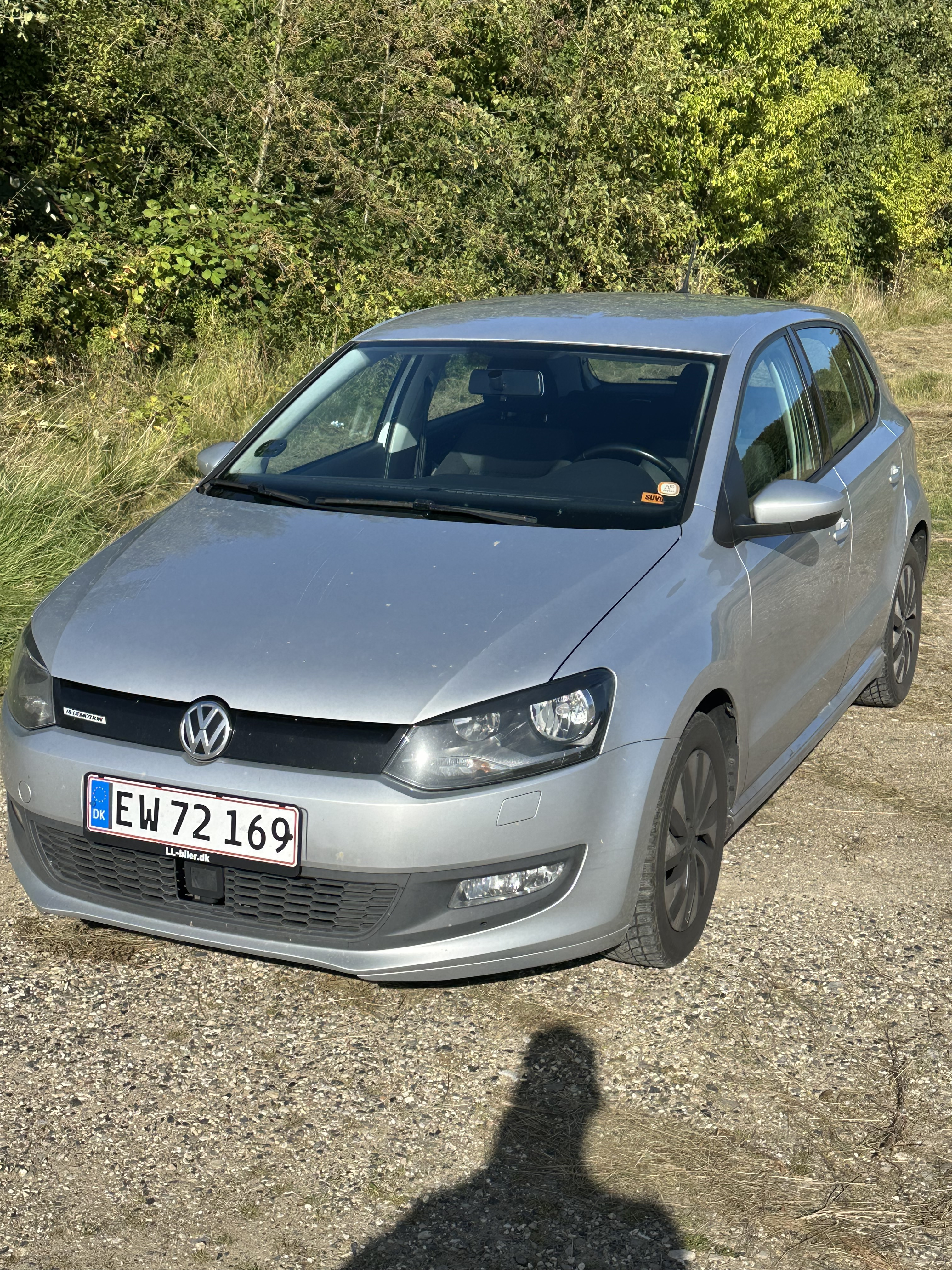 Grå VW Polo fra 2015