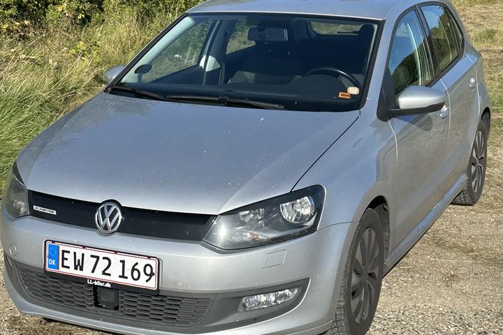 Grå VW Polo fra 2015