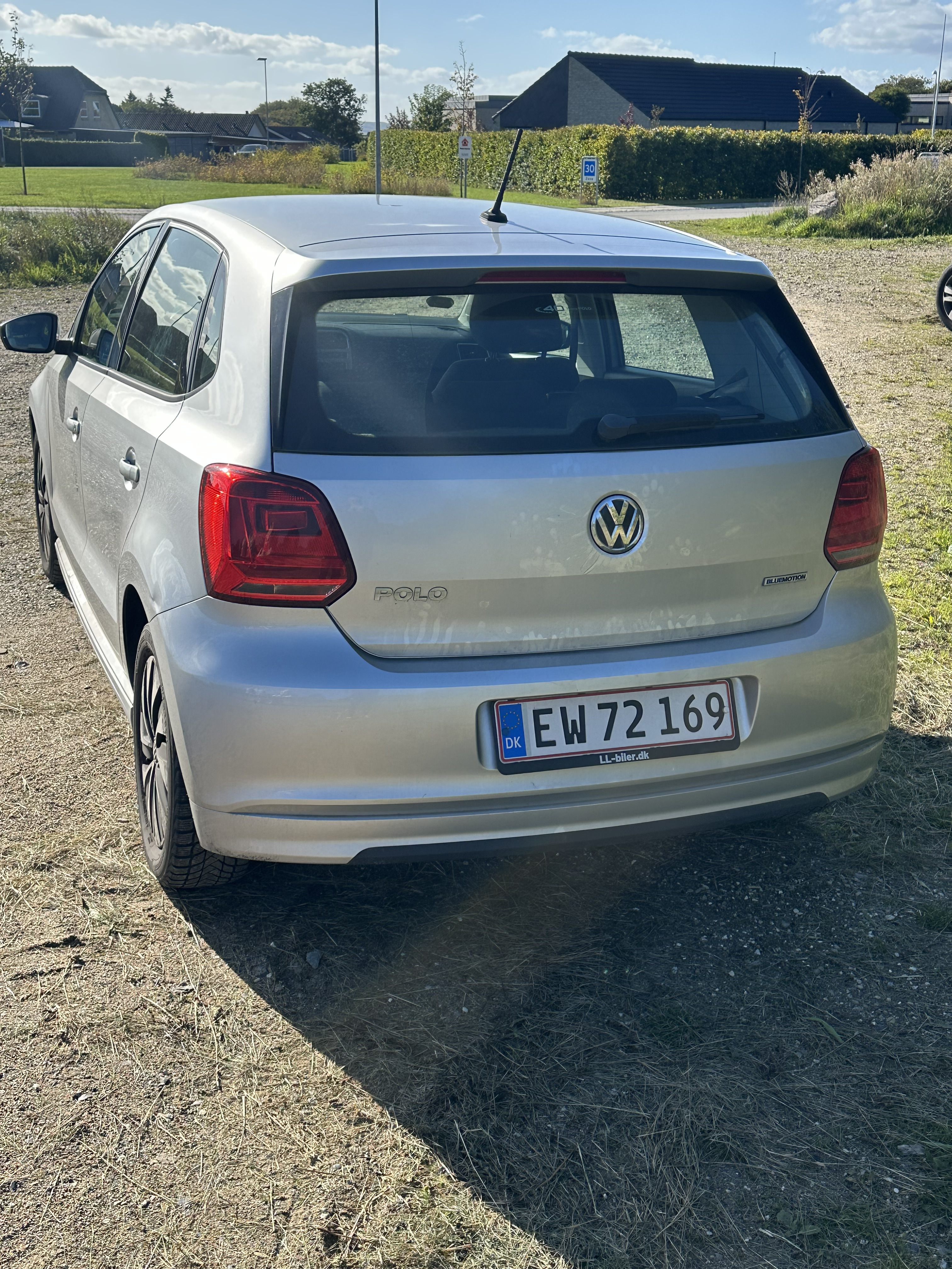 Grå VW Polo fra 2015