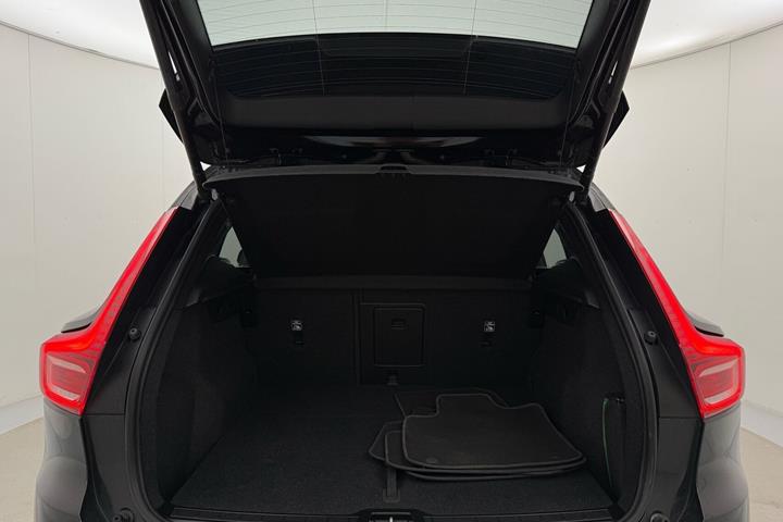 Sort Volvo XC40 fra 2023