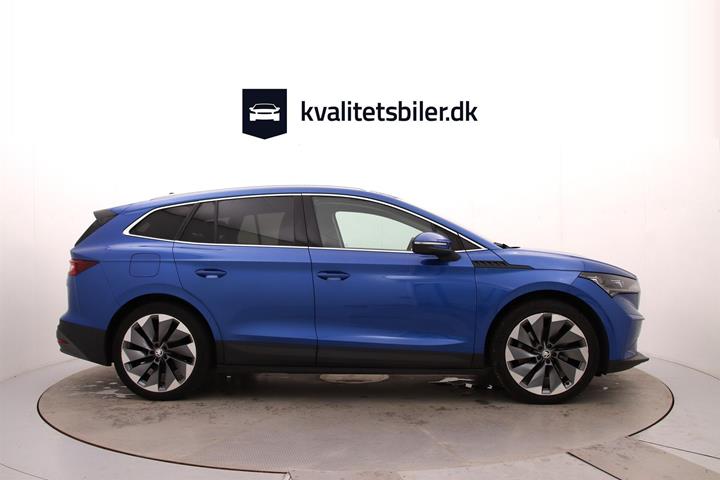 Blå Skoda Enyaq fra 2021