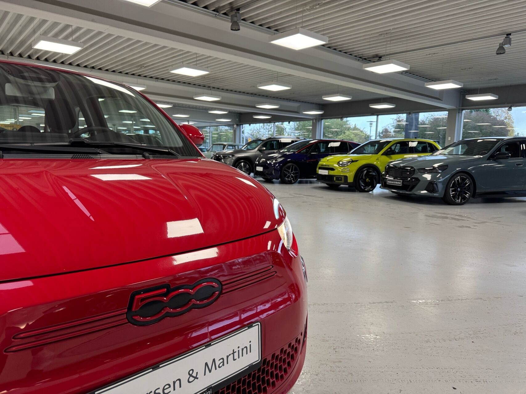 Rød Fiat 500e fra 2023