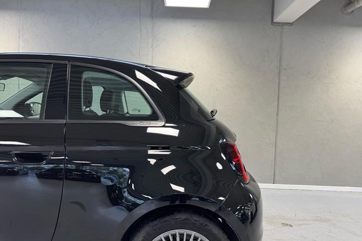Sort Fiat 500e fra 2023