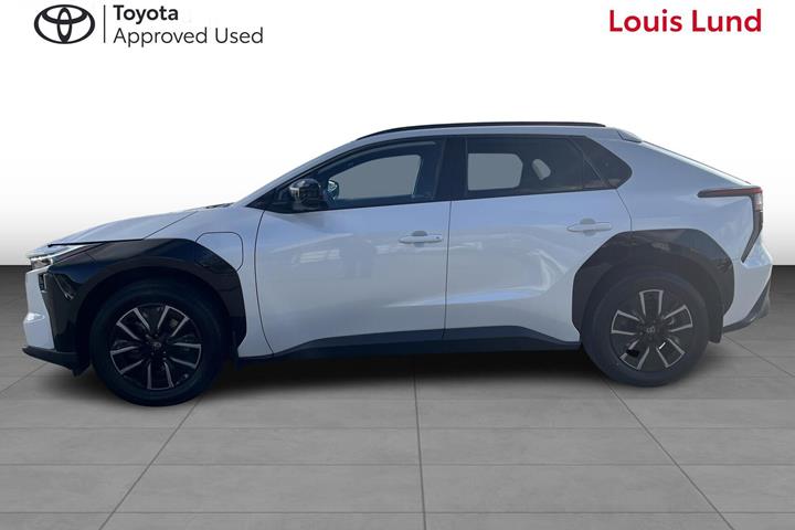 Hvid Toyota BZ4X fra 2026