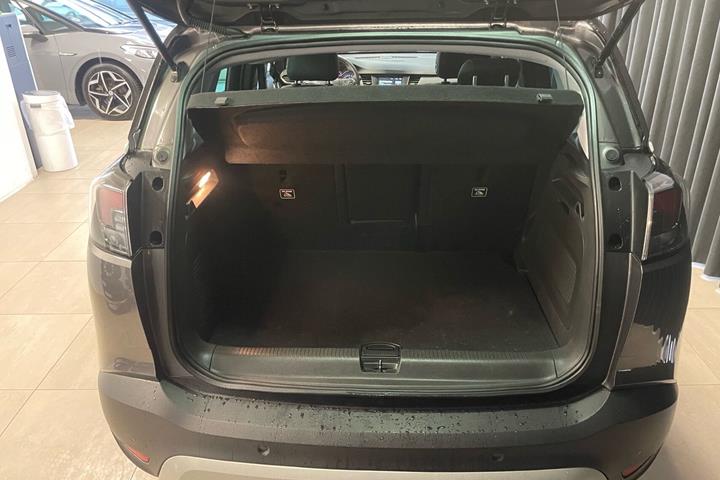 Grå Opel Crossland fra 2021