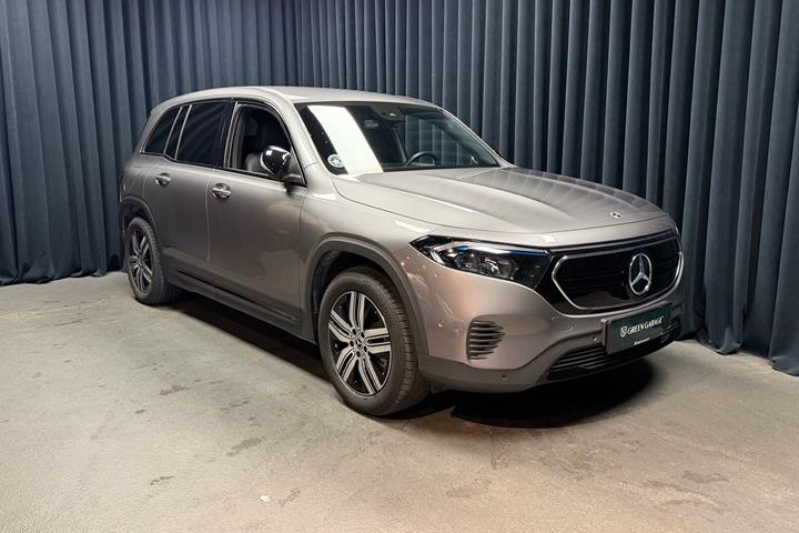 Grå Mercedes EQB250 fra 2023