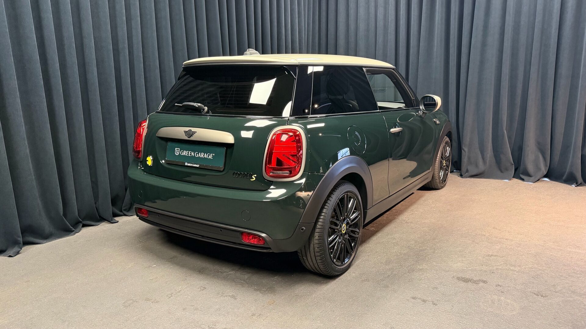 Grøn Mini Cooper fra 2023