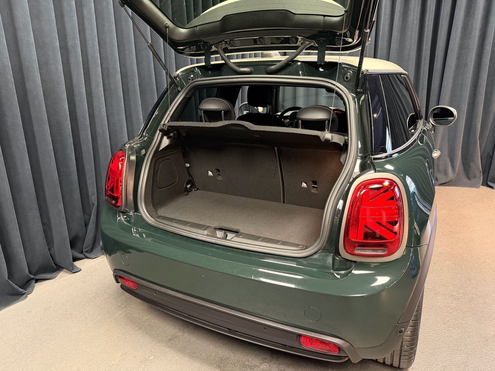 Grøn Mini Cooper fra 2023