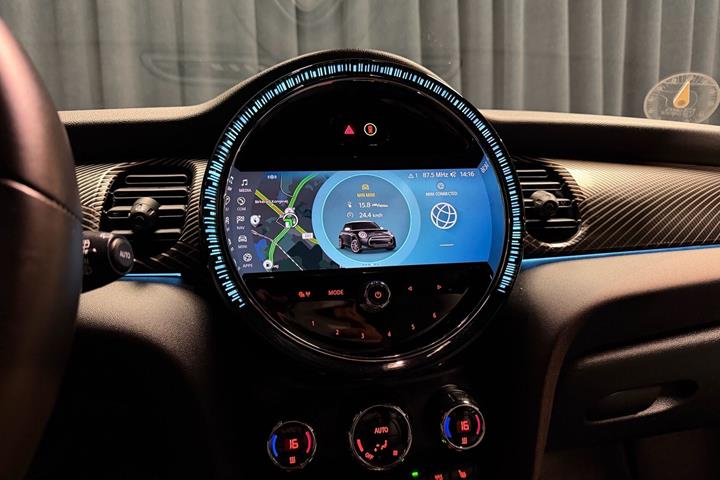 Grøn Mini Cooper fra 2023