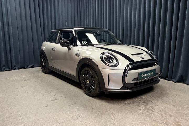 Sølv Mini Cooper fra 2023