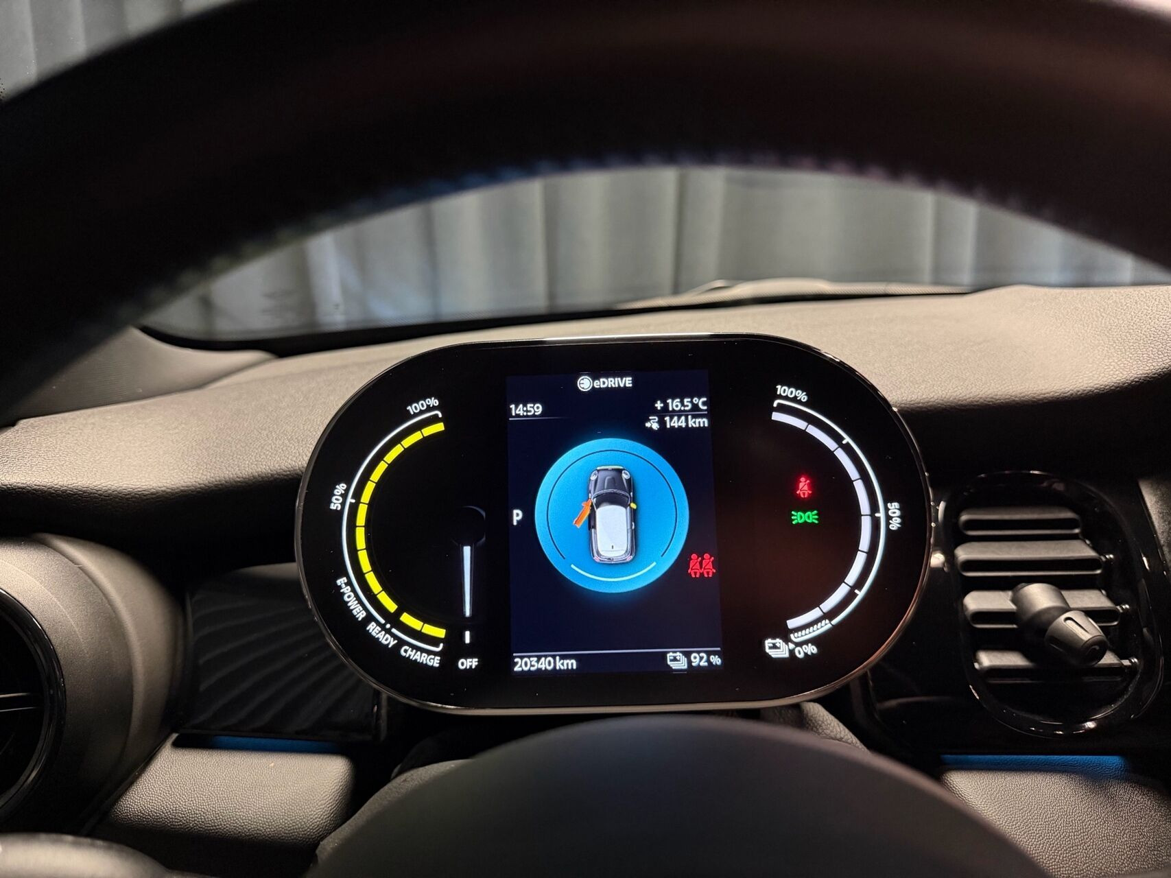 Sølv Mini Cooper fra 2023