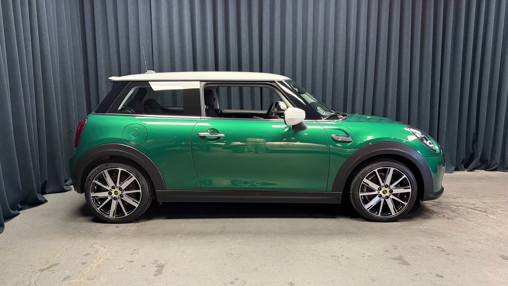 Grøn Mini Cooper fra 2022