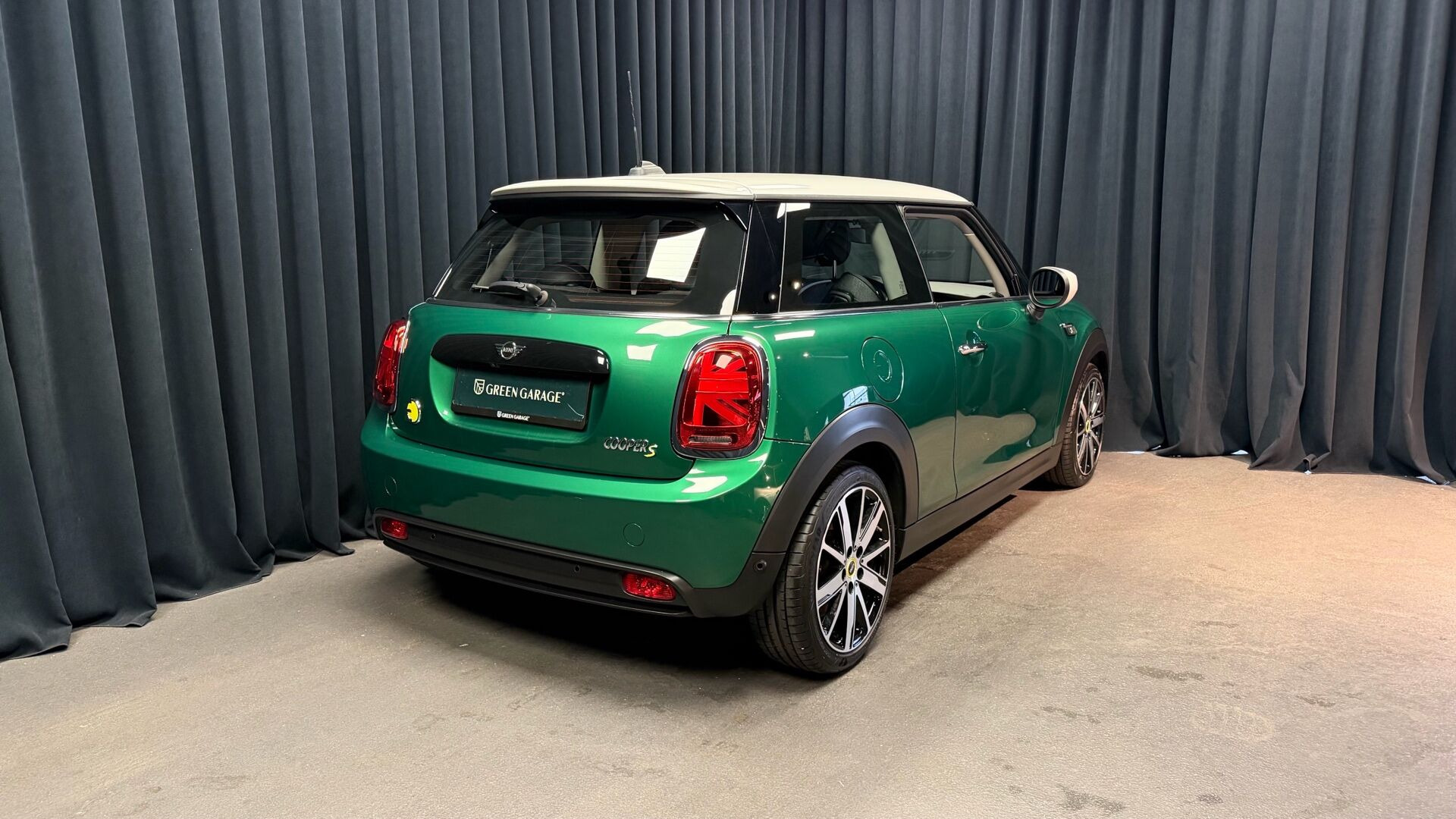 Grøn Mini Cooper fra 2022
