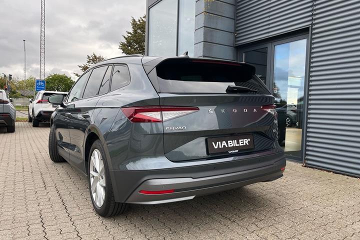 Grå Skoda Enyaq fra 2022