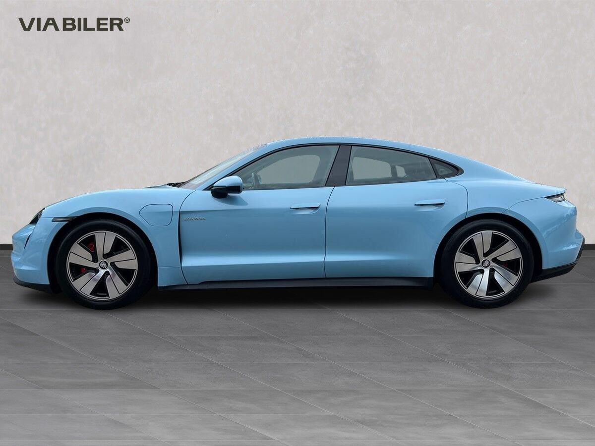 Blå Porsche Taycan fra 2020