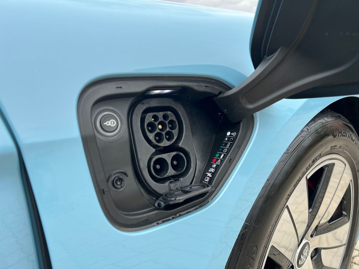 Blå Porsche Taycan fra 2020